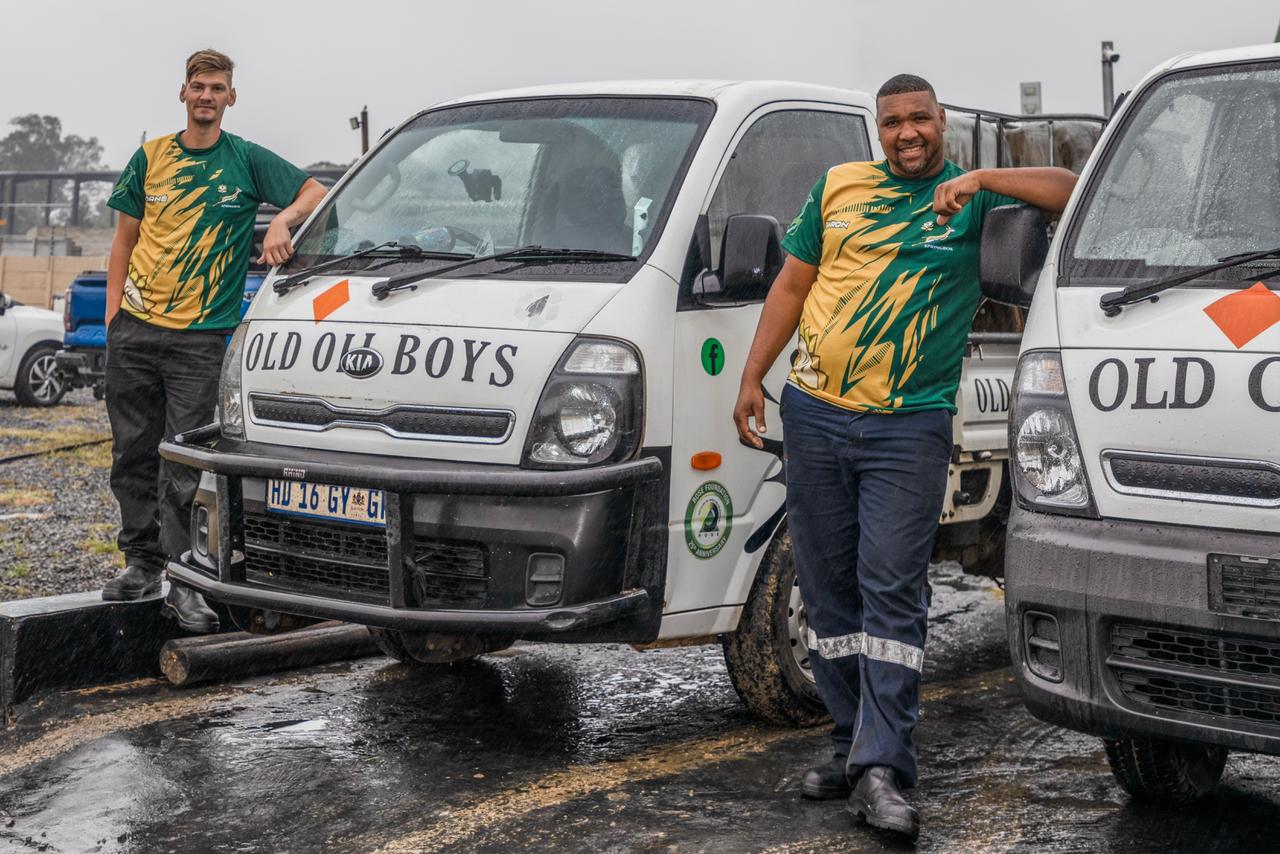Old Oil Boys team and collection vehicles — photo 14