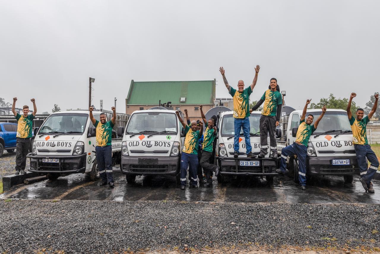 Old Oil Boys team and collection vehicles — photo 45
